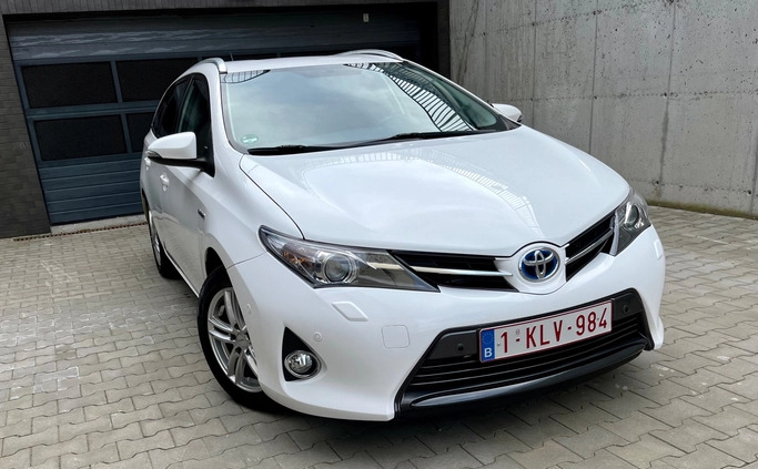 Toyota Auris cena 52900 przebieg: 144779, rok produkcji 2015 z Góra małe 529